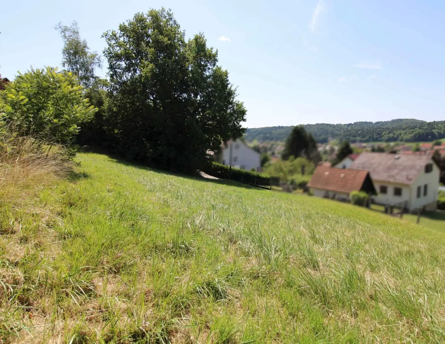 Rarität, schönes Baugrundstück in zentraler Lage mit Aussicht, leichte Hanglage, Baudichte 0,2-0,6