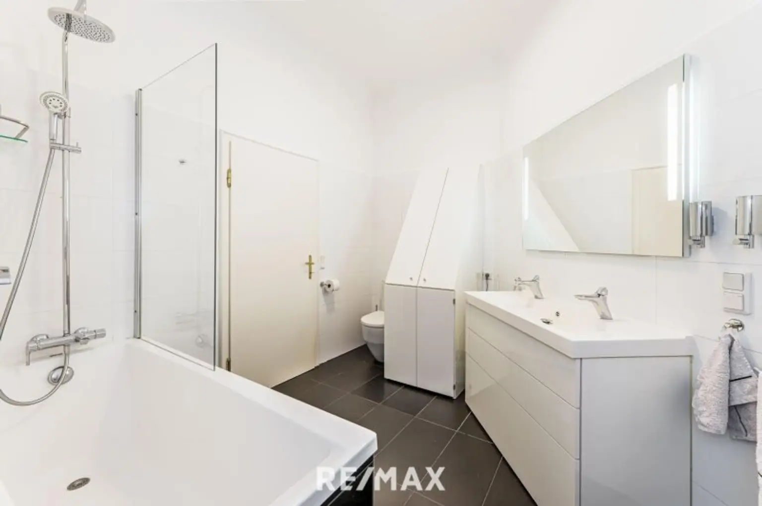 Sanierter Altbau | 3 - 4 Zi | Offener Kamin | Grenze 18. Bezirk