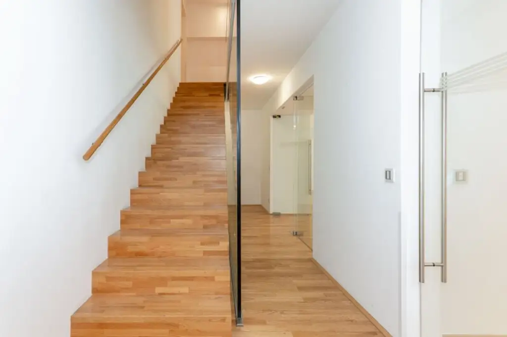 Seltene Gartenmaisonette in Botschaftsviertel mit Parkplatzmöglichkeit