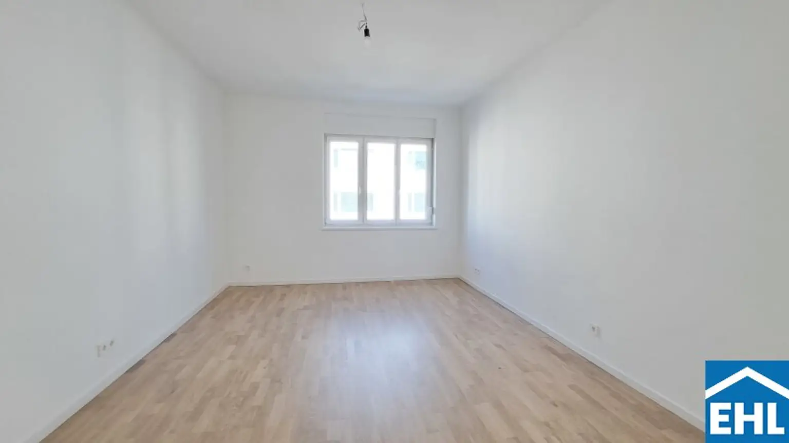 Erstbezug mit Balkon und Garten!