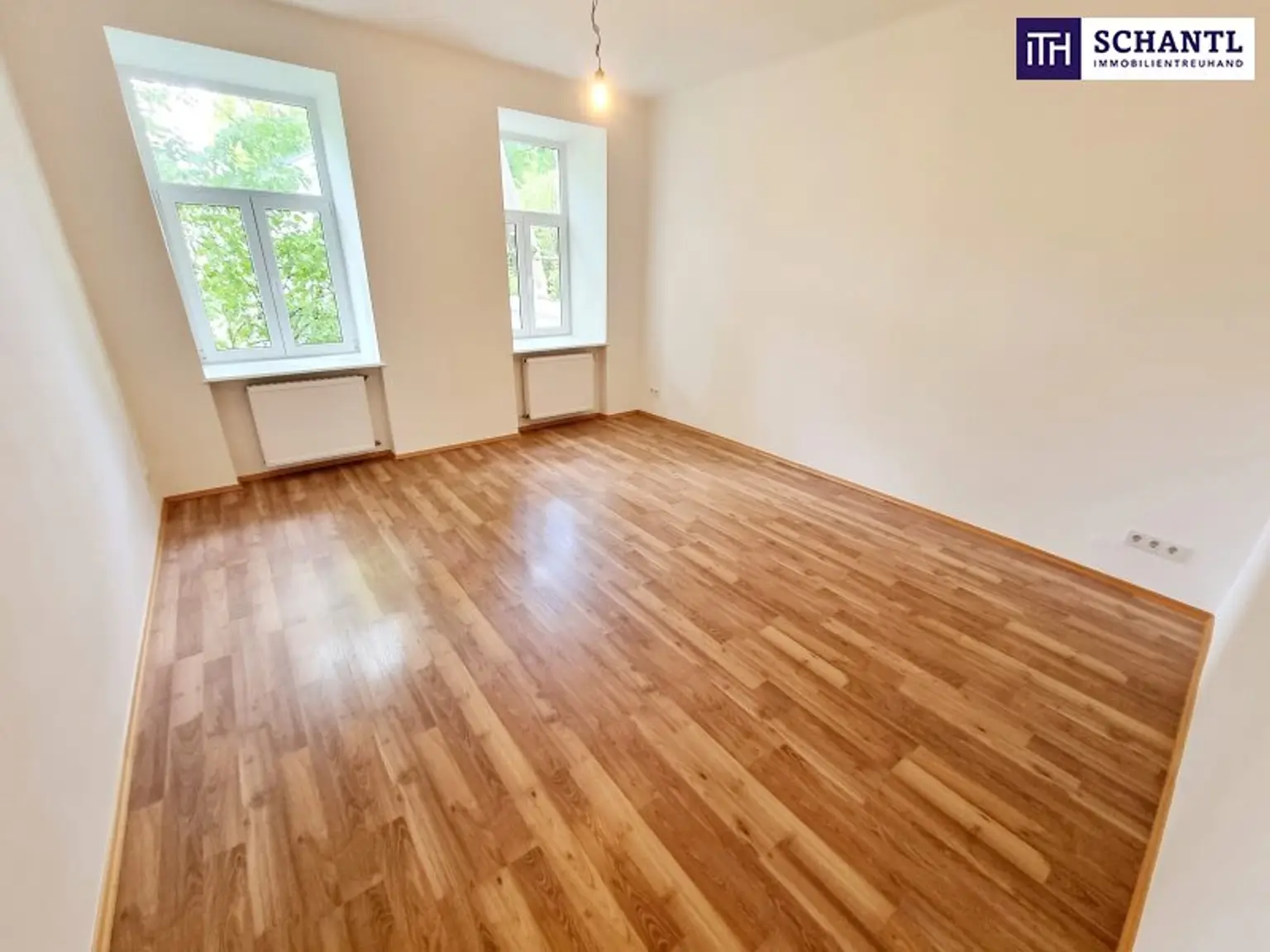 Kleinformat mit Wow-Effekt - Blick ins Grüne, U-Bahn ums Eck! Entzückende Kleinwohnung im ruhigen Hoftrakt! 2 toll aufgeteilte Zimmer + Angenehme Ruhelage in 1030 Wien + Schönes Altbauhaus!