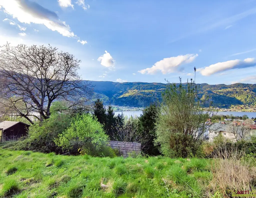 Kleingarten mit Seeblick auf den Ossiacher-See. - Nur 3 Stück verfügbar: Schnell anfragen!