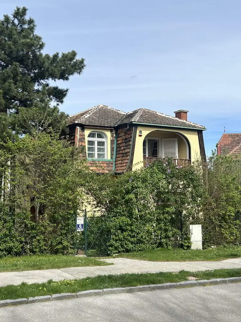 Einfamilien-Villa mit traumhaftem Naturgarten in begehrter Perchtoldsdorfer Lage!