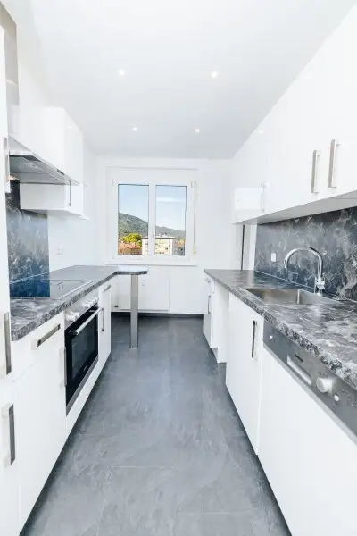TOP DEAL I WESTBALKON I BADEWANNE I MODERNISIERT I SMARTE RAUMAUFTEILUNG I HAUSTIERE ERLAUBT I RUHIGE LAGE I 6. STOCK MIT LIFT I PROJEKT WOHNEN