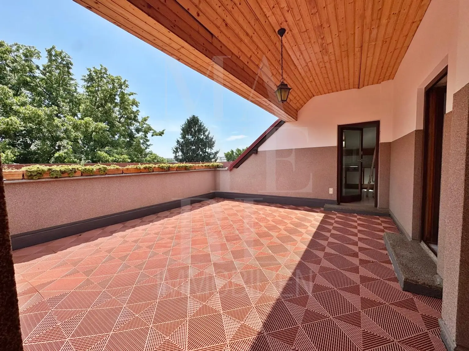 Dachterrassenwohnung nähe Saarplatz (ohne Lift)