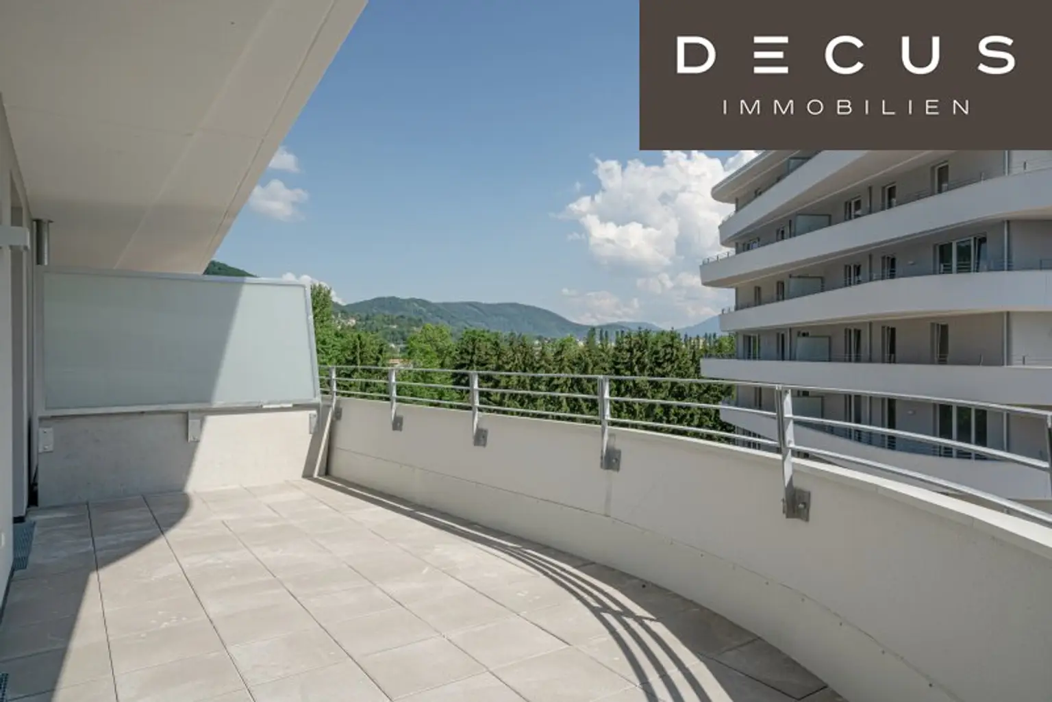 | NEUBAUWOHNUNG | BALKON | NÄHE SCHLOSS ST. MARTIN | 2 ZIMMERN