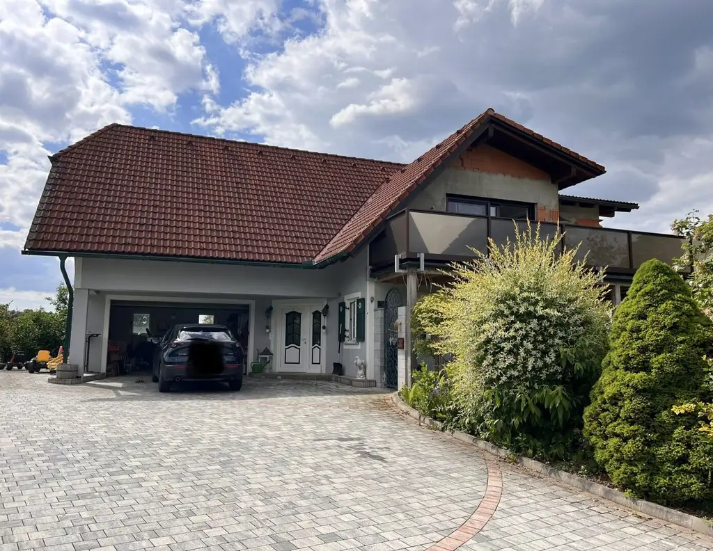 Ruhig gelegenes Wohnhaus für Naturliebhaber mit viel Platz zum Genießen.