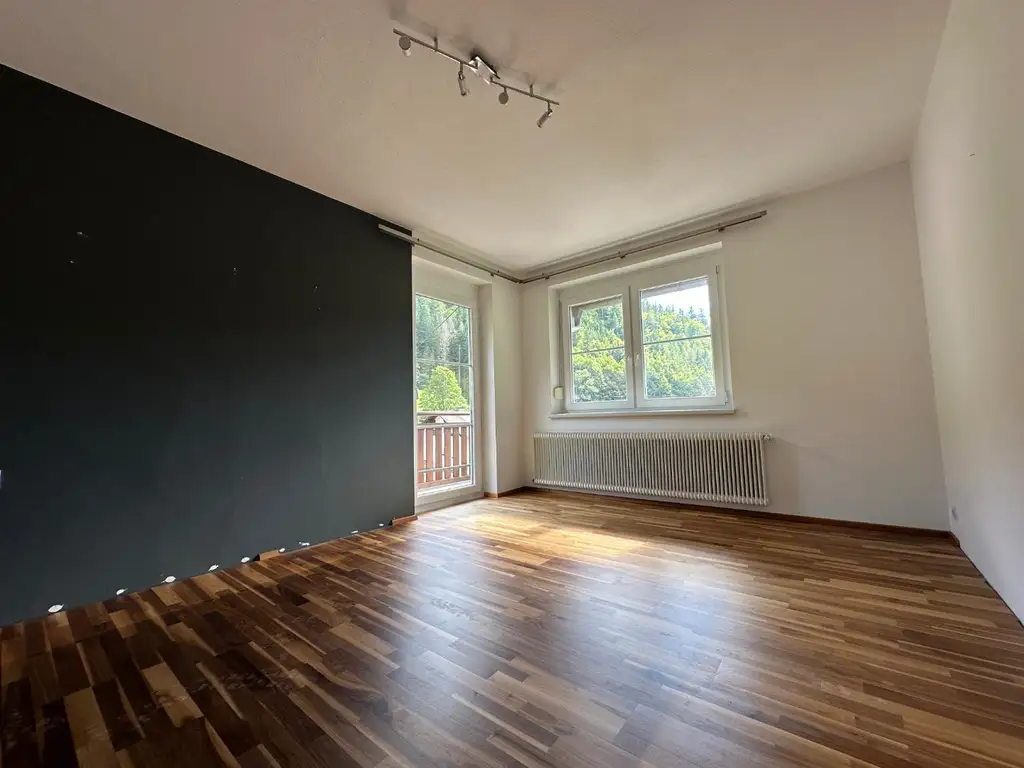 ***Idyllisches Ein- bis Zweifamilienhaus – Natur pur und sofort beziehbar !***