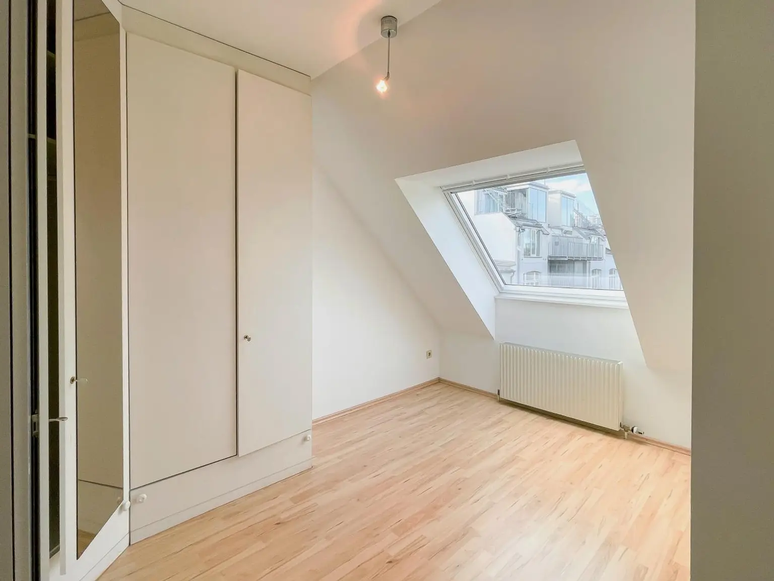 !!! Perfekt für Student(inn)en WG oder für Familien! DG-Maisonette zu mieten!