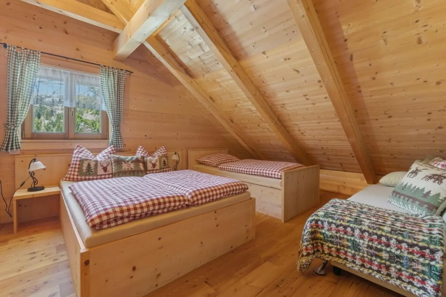 Schlafzimmer 2