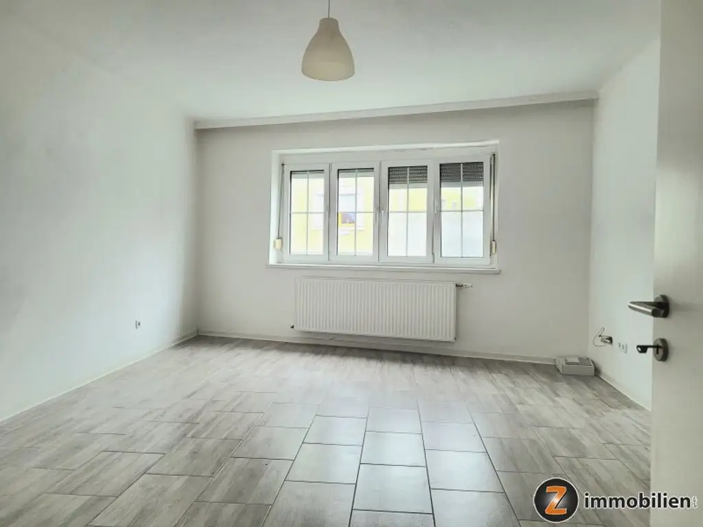 Geräumiges Landhaus mit uneinsehbarem Grundstück
