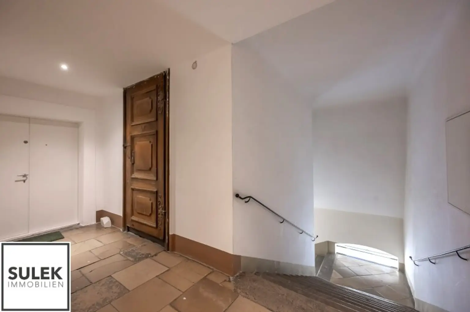 VIDEO-TOUR: traumhafte 3 Zimmer DG-Wohnung mit großem Wohnsalon in Bestlage * mit Blick zum Stephansdom *