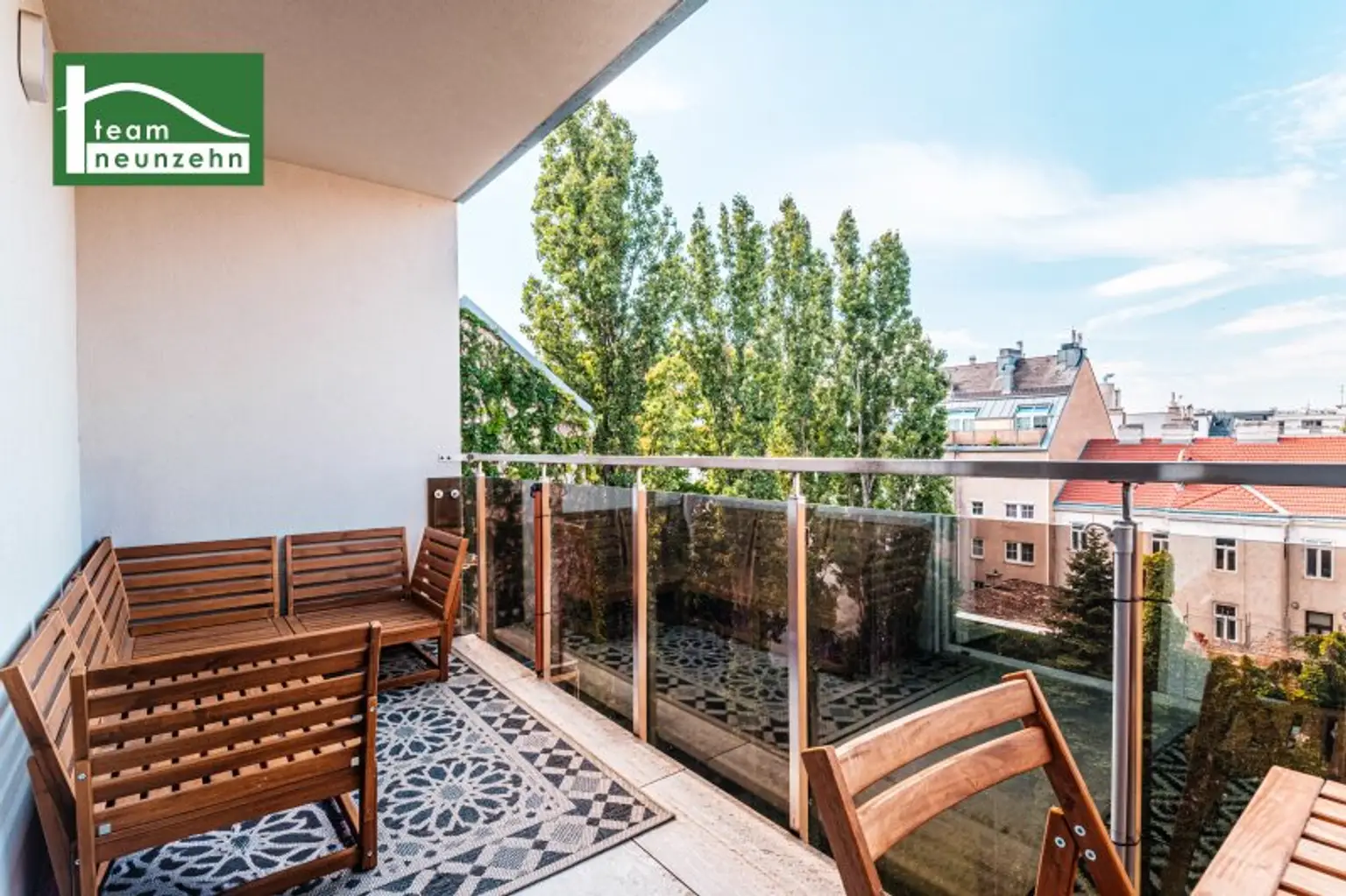 Einziehen und Wohlfühlen! Wohnung mit Hof-Balkon im hellen 4. OG nahe U3, Meiselmarkt und Schönbrunn! KLIMAANLAGE!