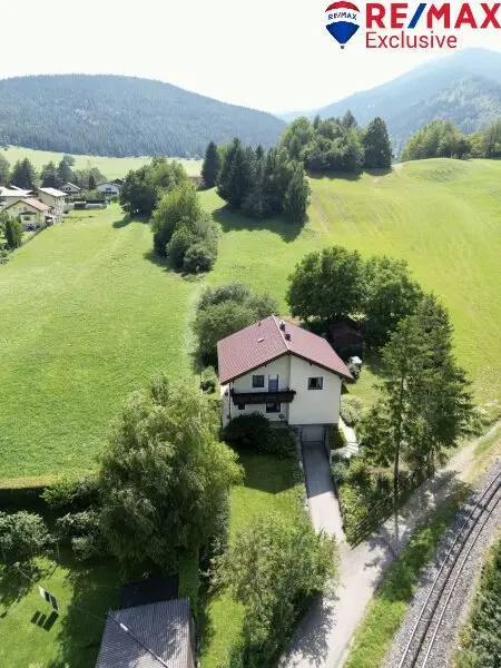 Bergzauber – Einfamilienhaus mit 158 m² Wfl. & 5.104 m² Grund in Puchberg am Schneeberg!