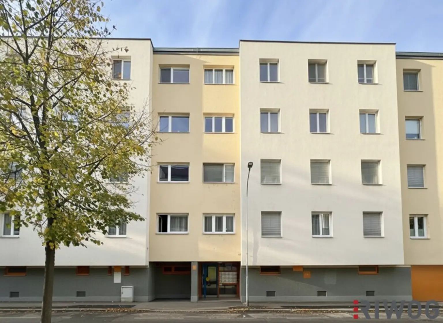 ERSTBEZUG nach Sanierung I 3 Zimmerwohnung im Herzen Klosterneuburgs I Gemeinschaftsgarten I Tischler-Küche mit Siemens Geräten