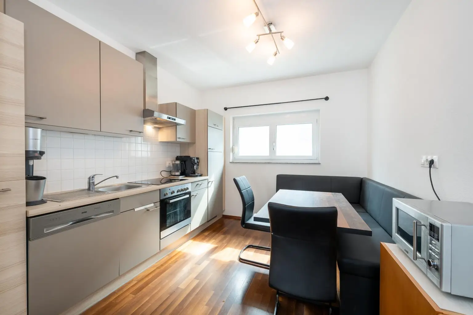 Heller Koch-/Essbereich