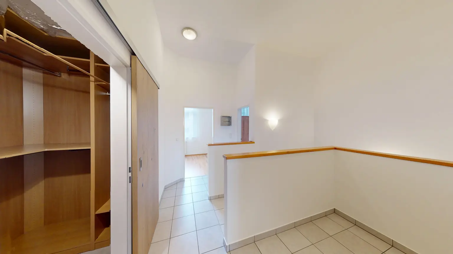 Sehr helle Maisonette-Wohnung mit Terrasse & Garten in zentraler Lage von Korneuburg – Wohnen im generalsanierten Backsteinbau