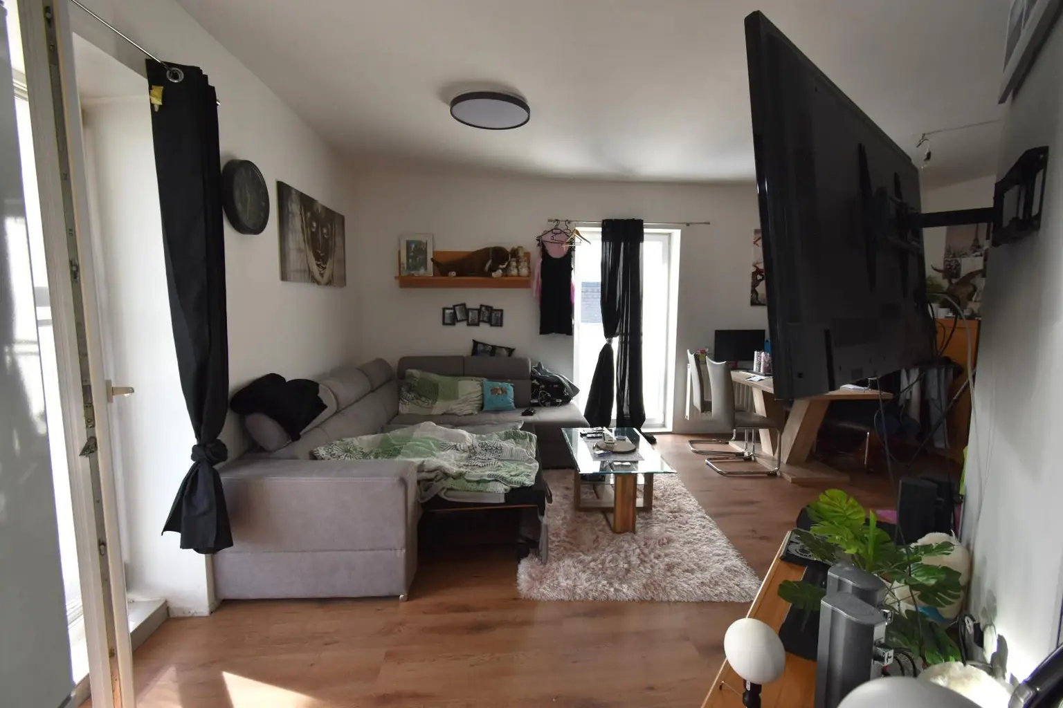 Wohn- und Essbereich 1