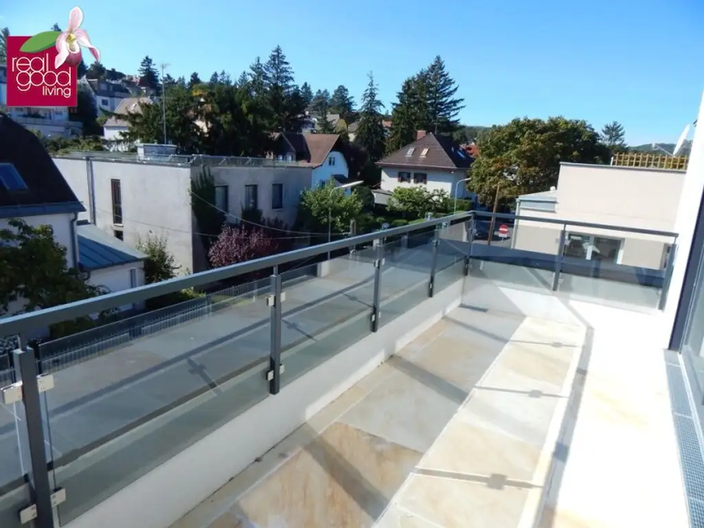 Villa mit Pool, voll unterkellert – mit Top-Ausstattung