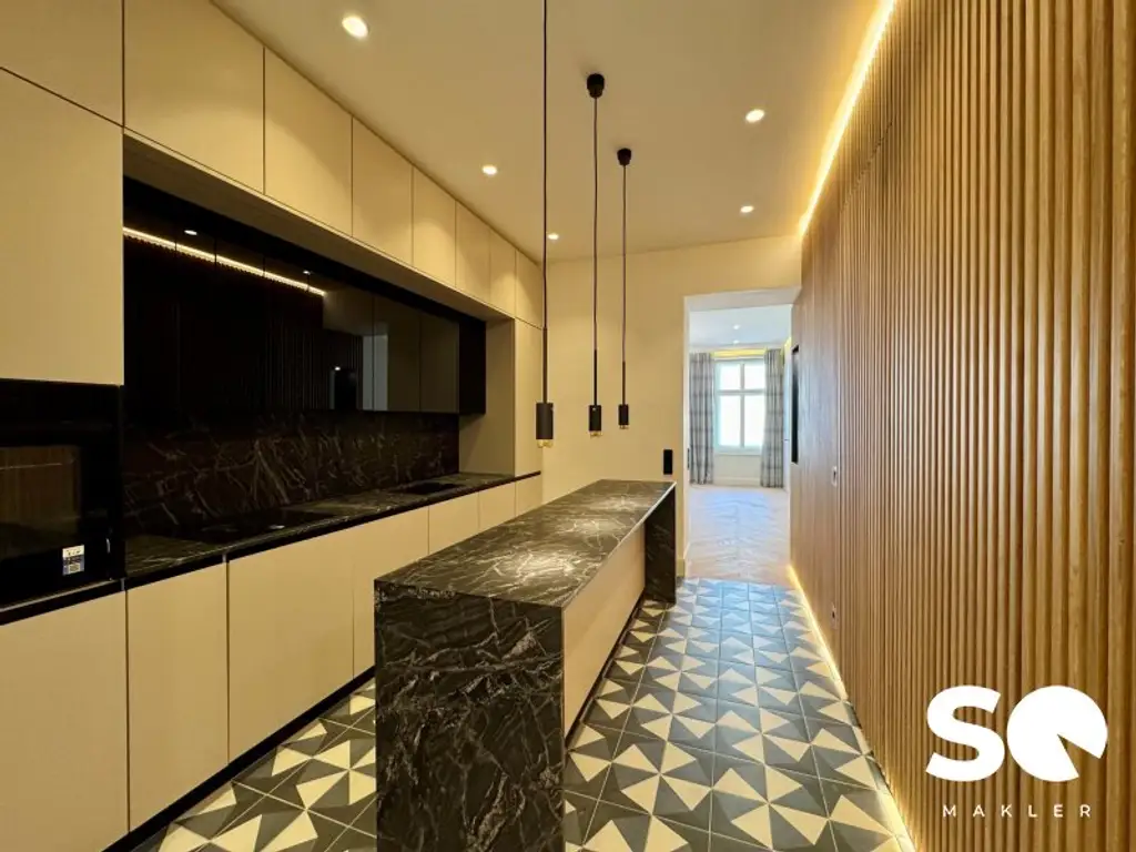 #SQ - ELEGANTER ERSTBEZUG IN ZENTRALER LAGE: STILVOLL SANIERTE ALTBAUWOHNUNG NÄHE INNENSTADT