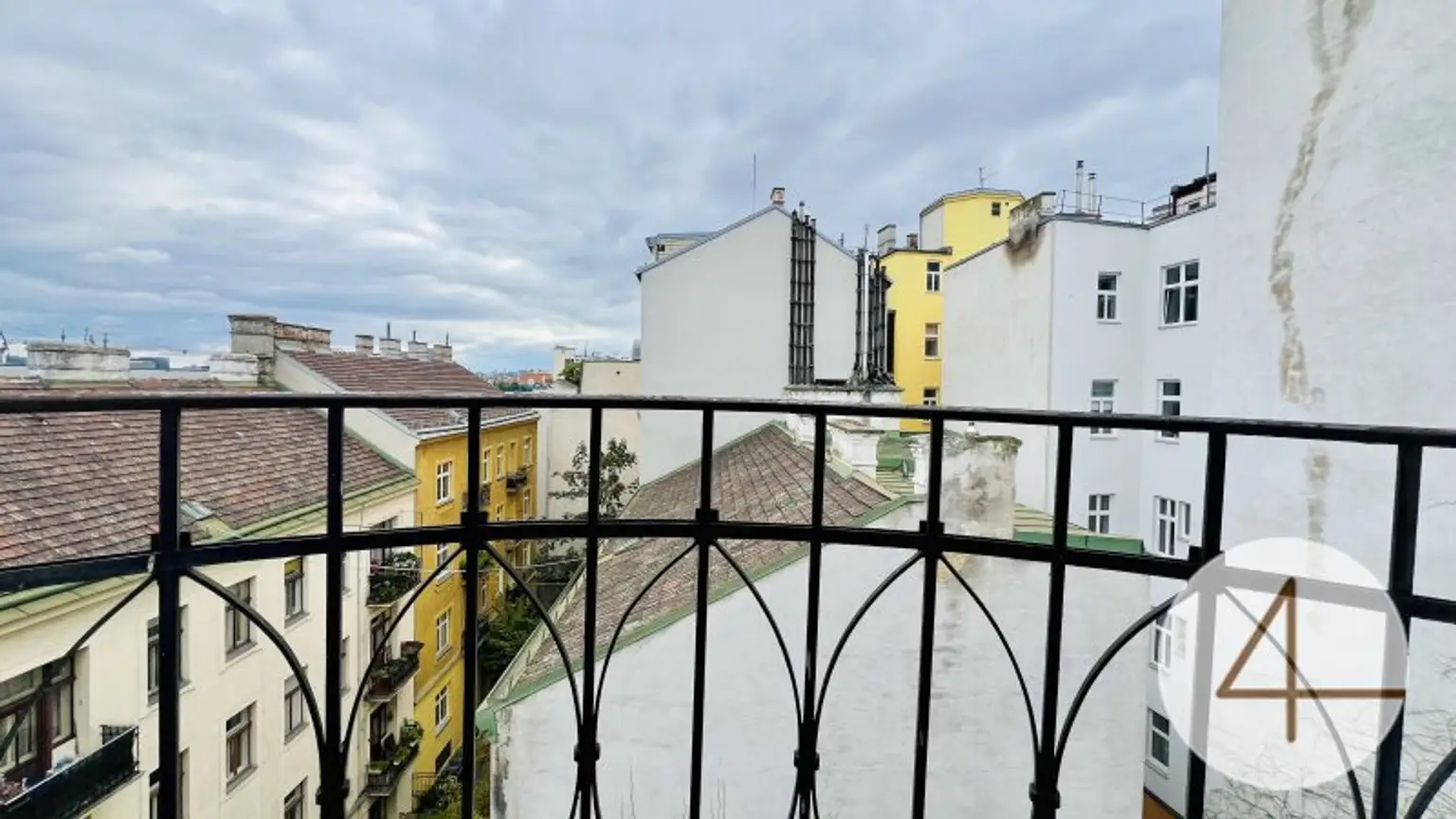 U6 ums Eck - dein Projekt - ruhige Seitengasse - sonniger Innenhofbalkon - Stadtzentrum fußläufig
