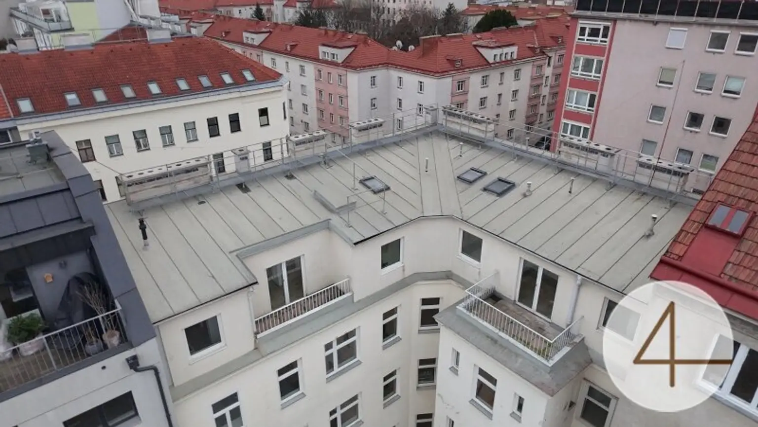 Gesamtes Dachgeschoß steht zum Verkauf