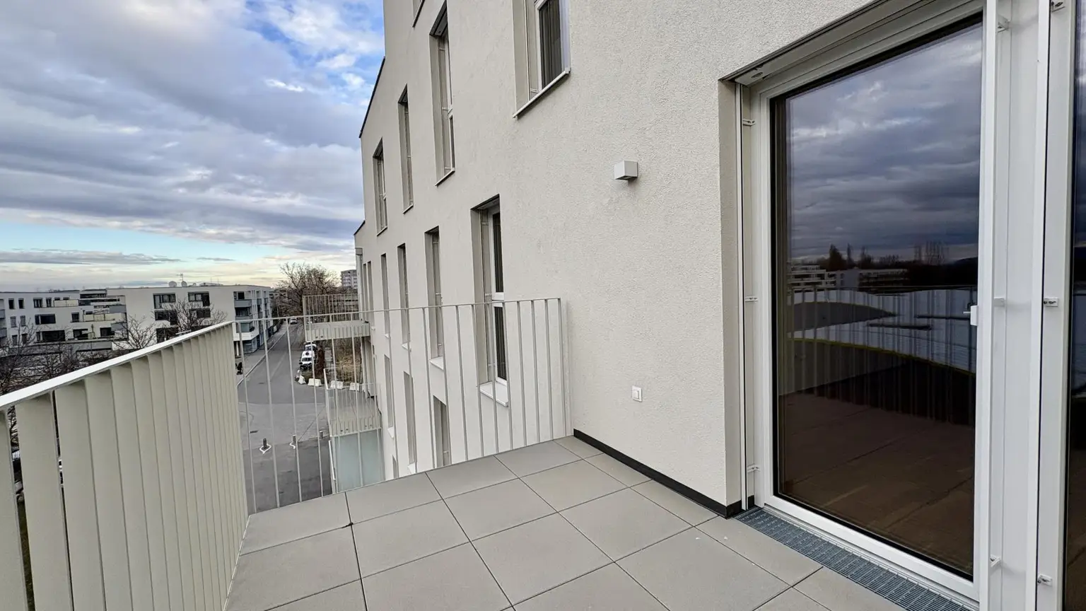 Provisionsfrei! Erstbezug: Helle 3-Zimmer-Wohnung mit Balkon in Floridsdorf