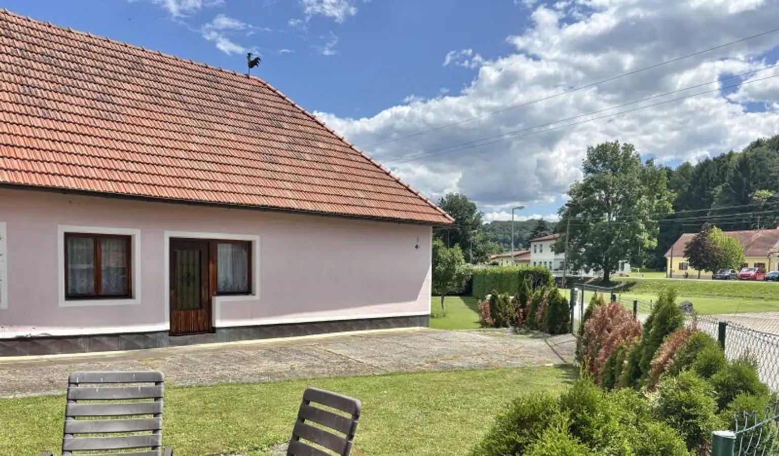 ** GARTENTAGE ** ren.bed. Landhaus mit bezauberndem Grundstück !! Ca. 7.200m 2 Wald inklusive !!