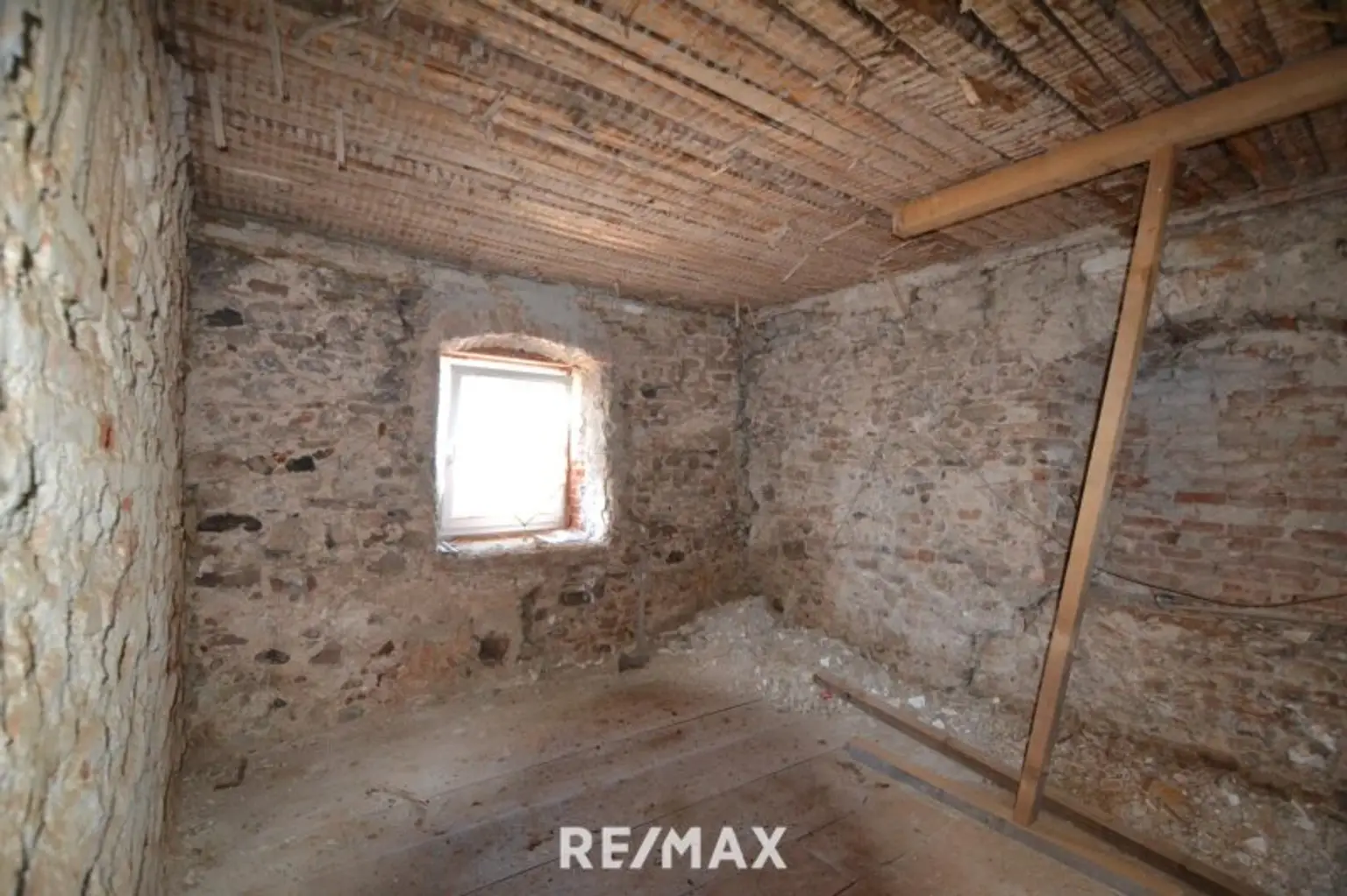 Zimmer (zum Ausbauen) EG