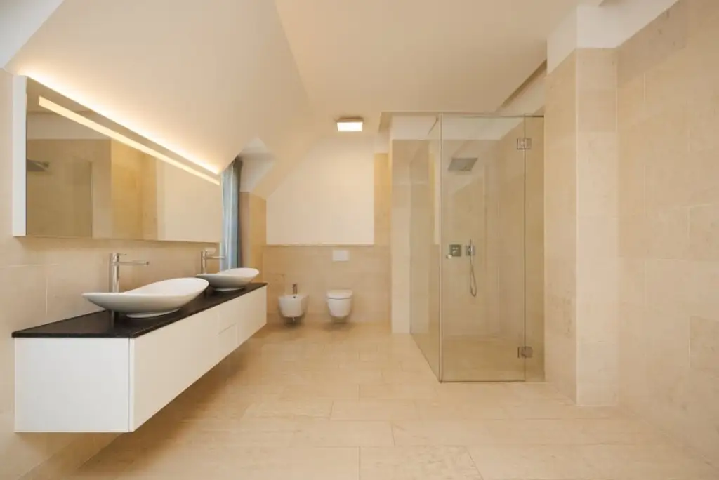 LUXUS VILLA mit Innenpool und Weinkeller im Golfclub Fontana