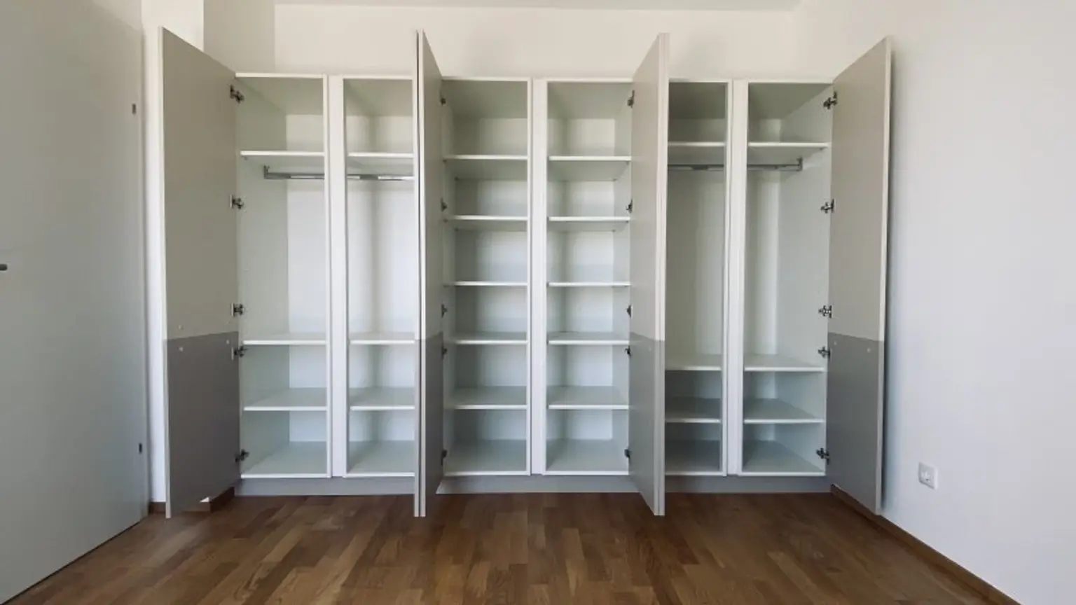Neubau Erstbezug Moderne Zwei Zimmer Wohnung mit fabelhafter Aussicht