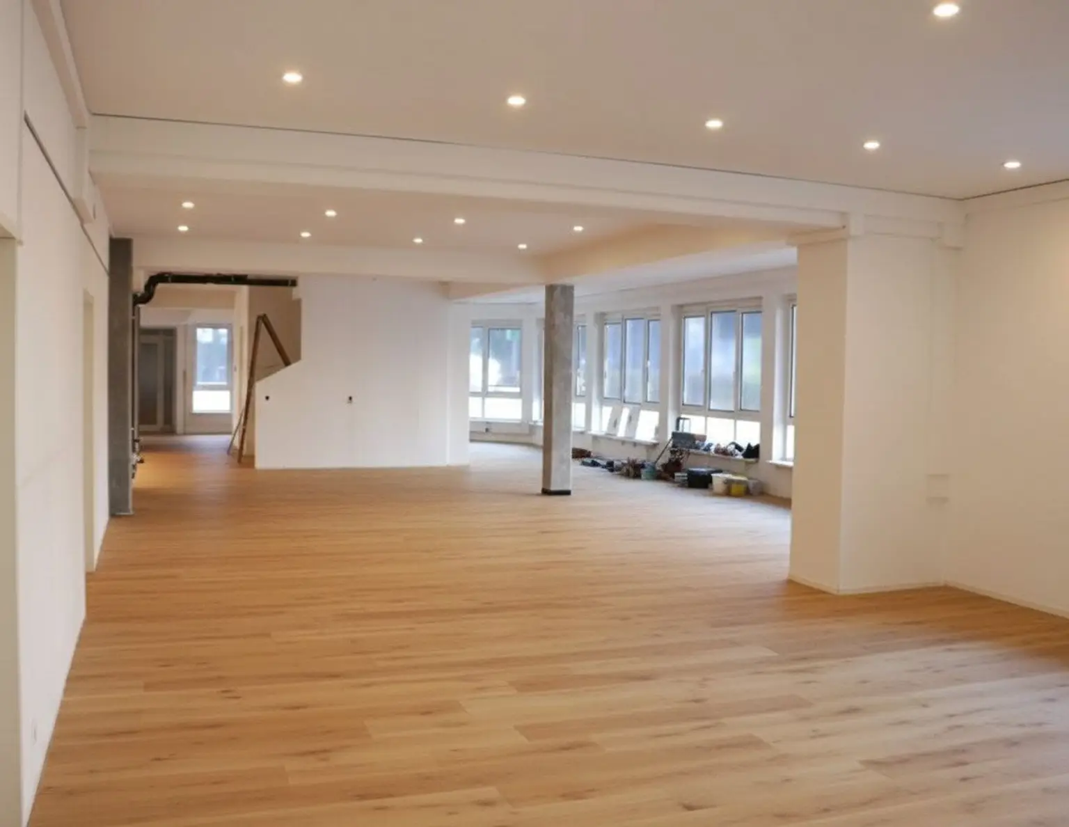 Immobilienpaket: Ausbaubare Erdgeschossfläche (6 WH) und weitere 3 WH in Wohnanlage in Wattens