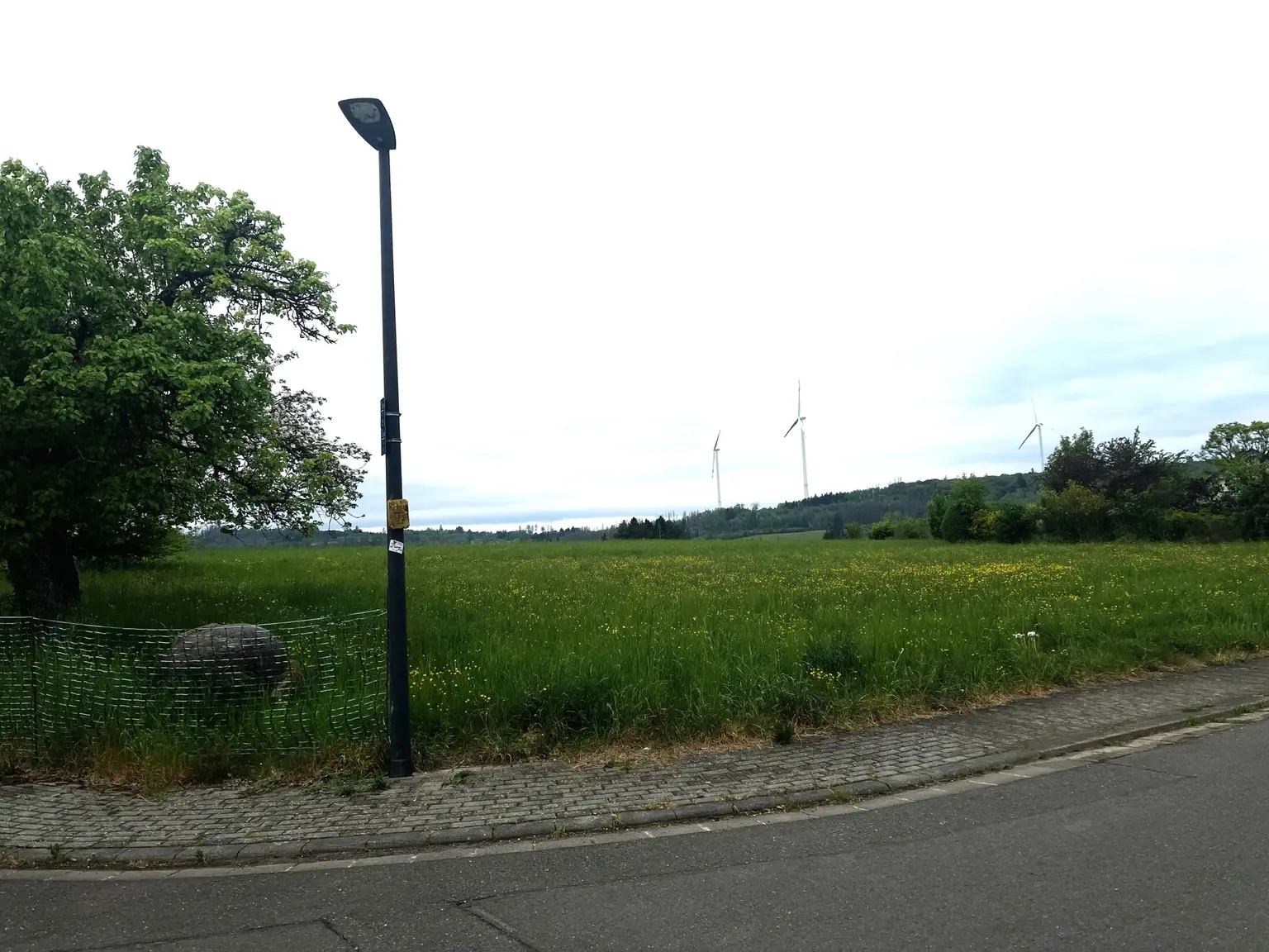 "Zwei Grundstücke in Bosen:
 schöne, ruhige und sonnige Wohnlage !"