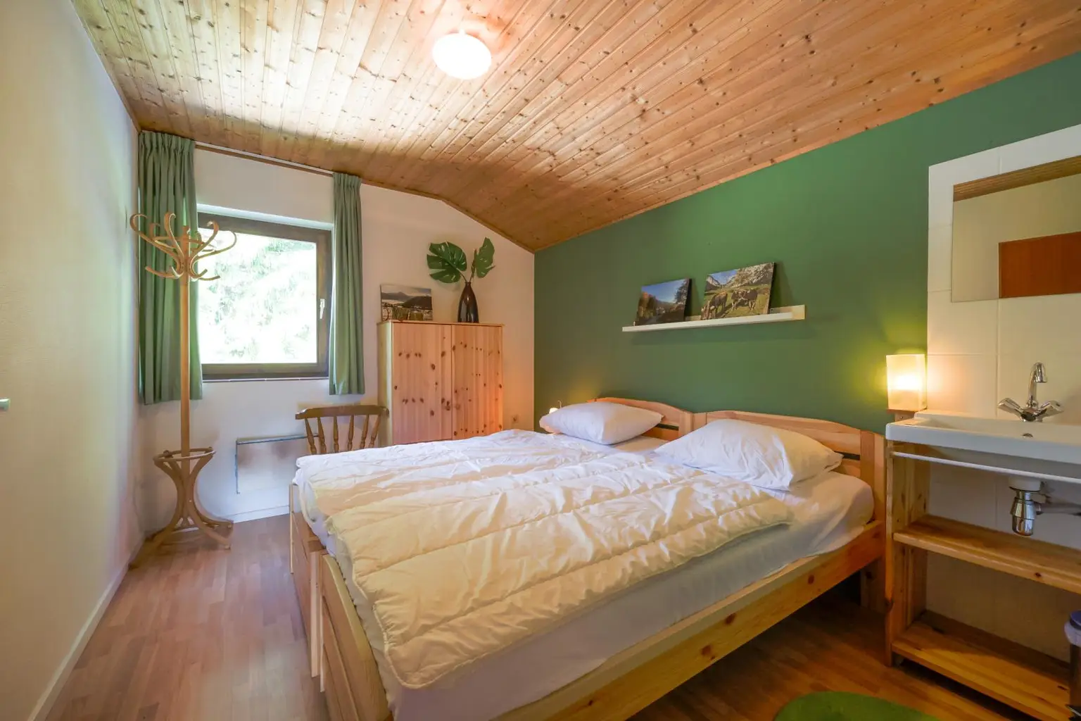 Schlafzimmer 2
