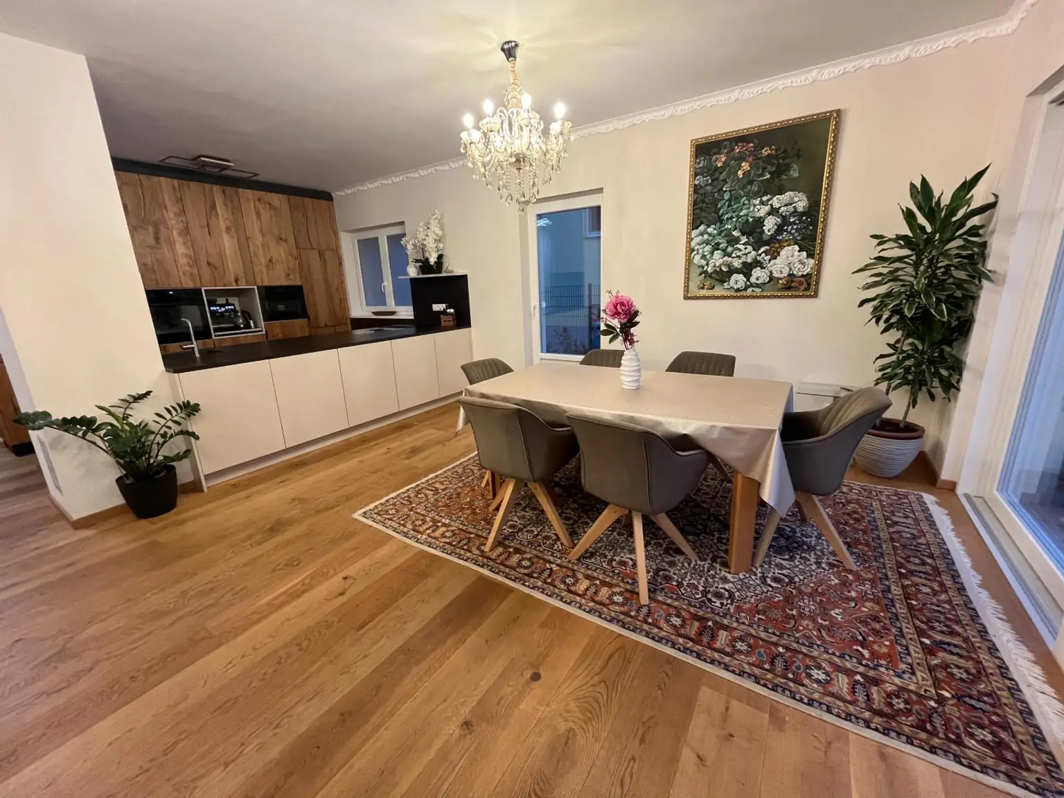 Essbereich mit Küche