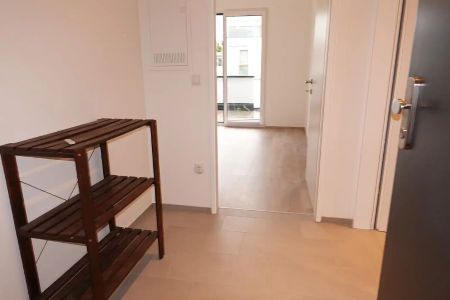 BALKON, HOFSEITIG, ZWEITBEZUG -2 Zimmer-Neubauwohnung
