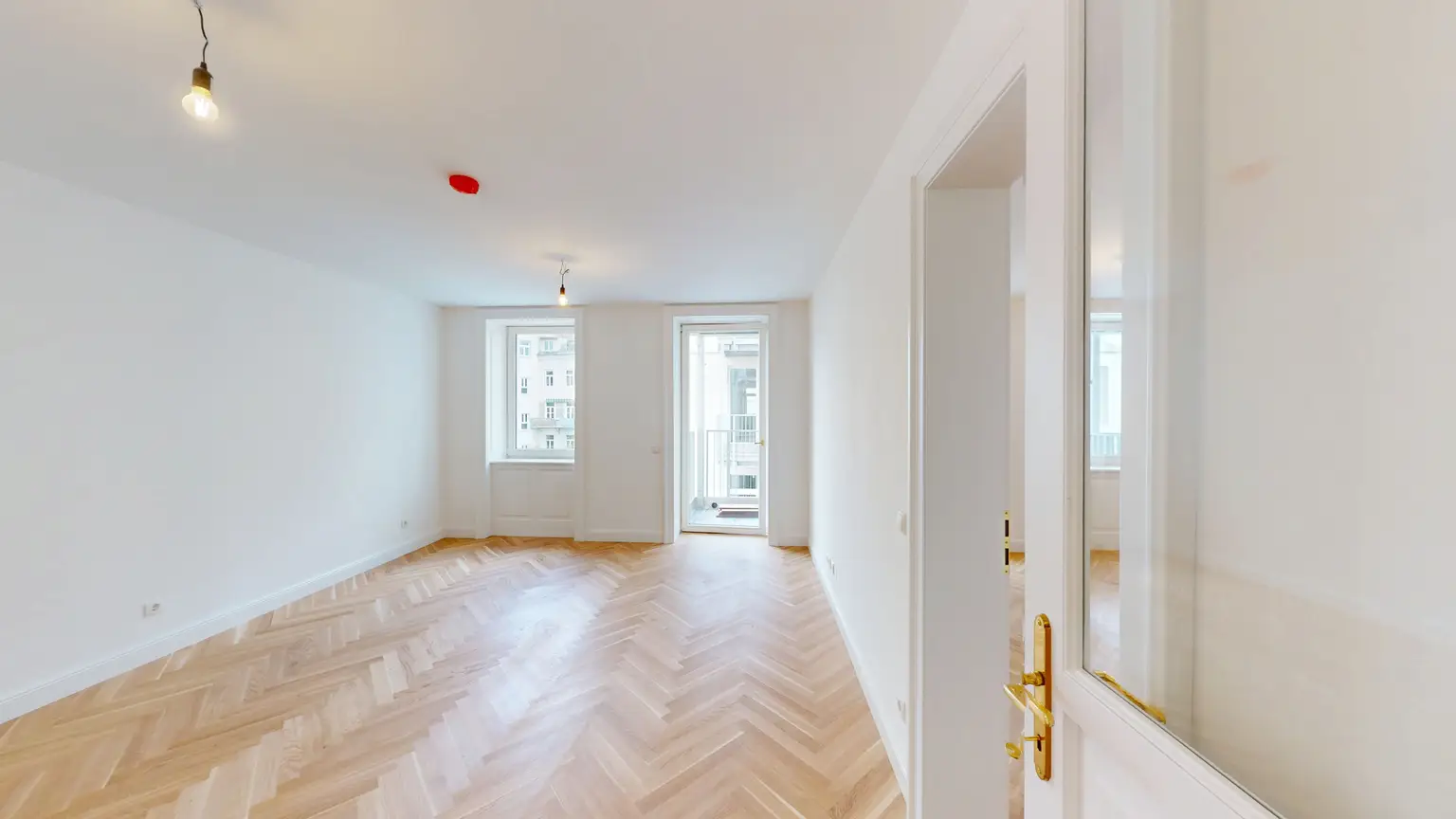 Drei Zimmerwohnung mit Balkon im sanierten Wiener Altbau