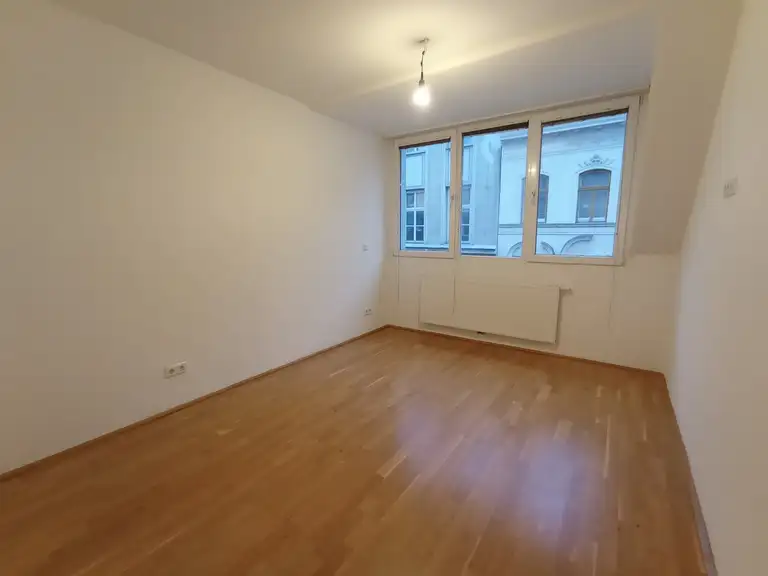 Schlafzimmer III