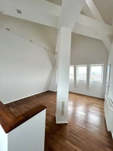 Hier bleiben keine Wünsche offen - Exklusive Maisonette mit 44m² Terrasse nahe Naschmarkt zu mieten!