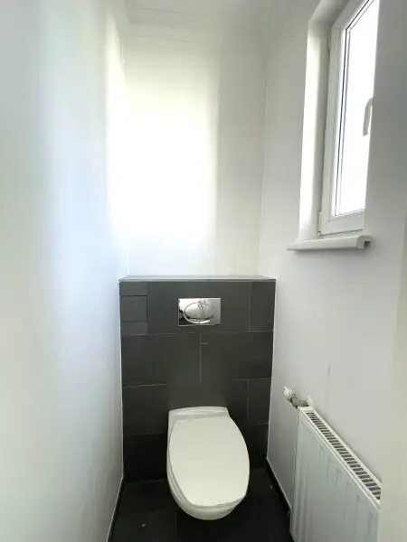 Altbau-Flair mit Balkon -   2-Zimmer Wohnung  - in Naschmarktnähe!