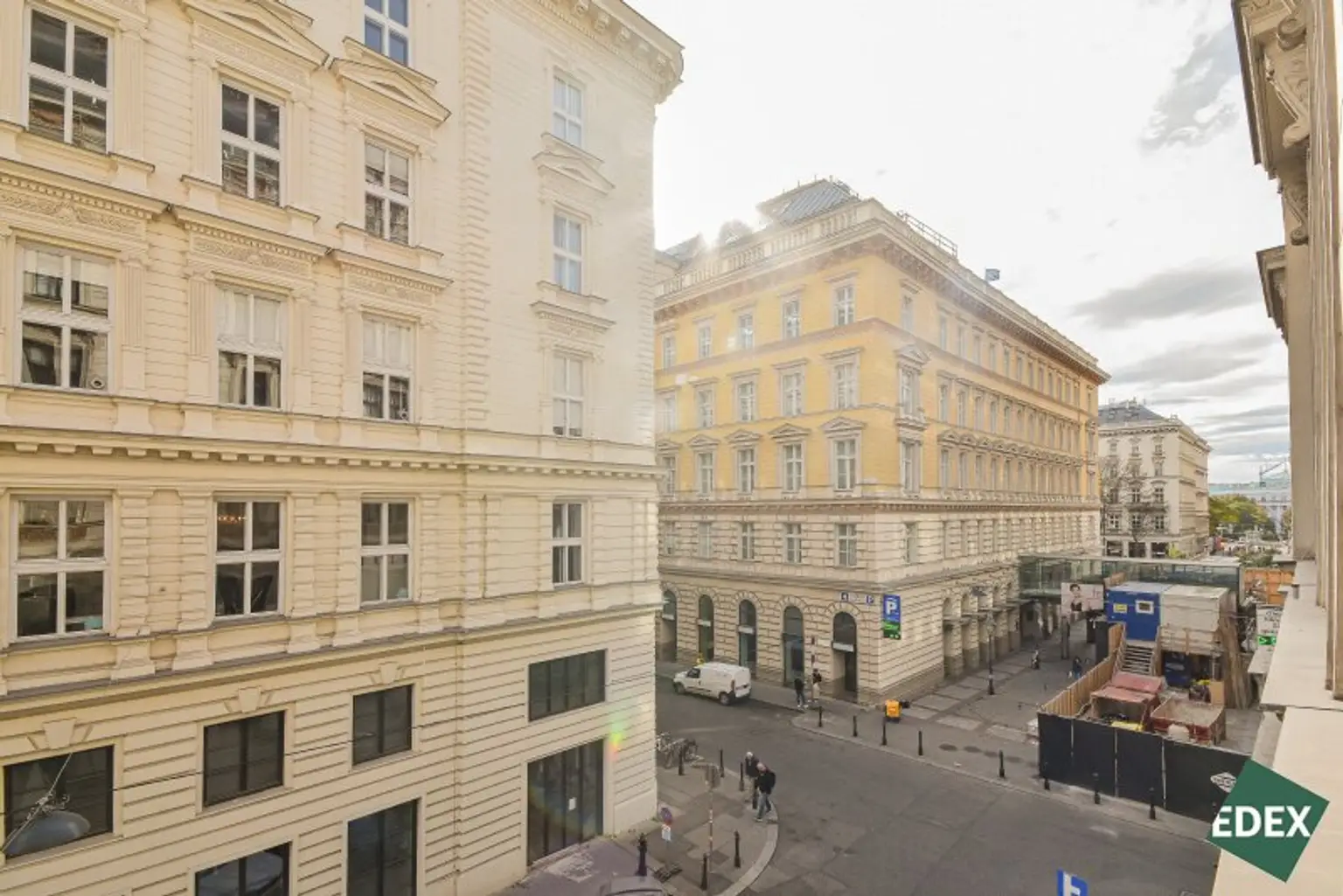 Schönes Büro im Gustav-Mahlerhof