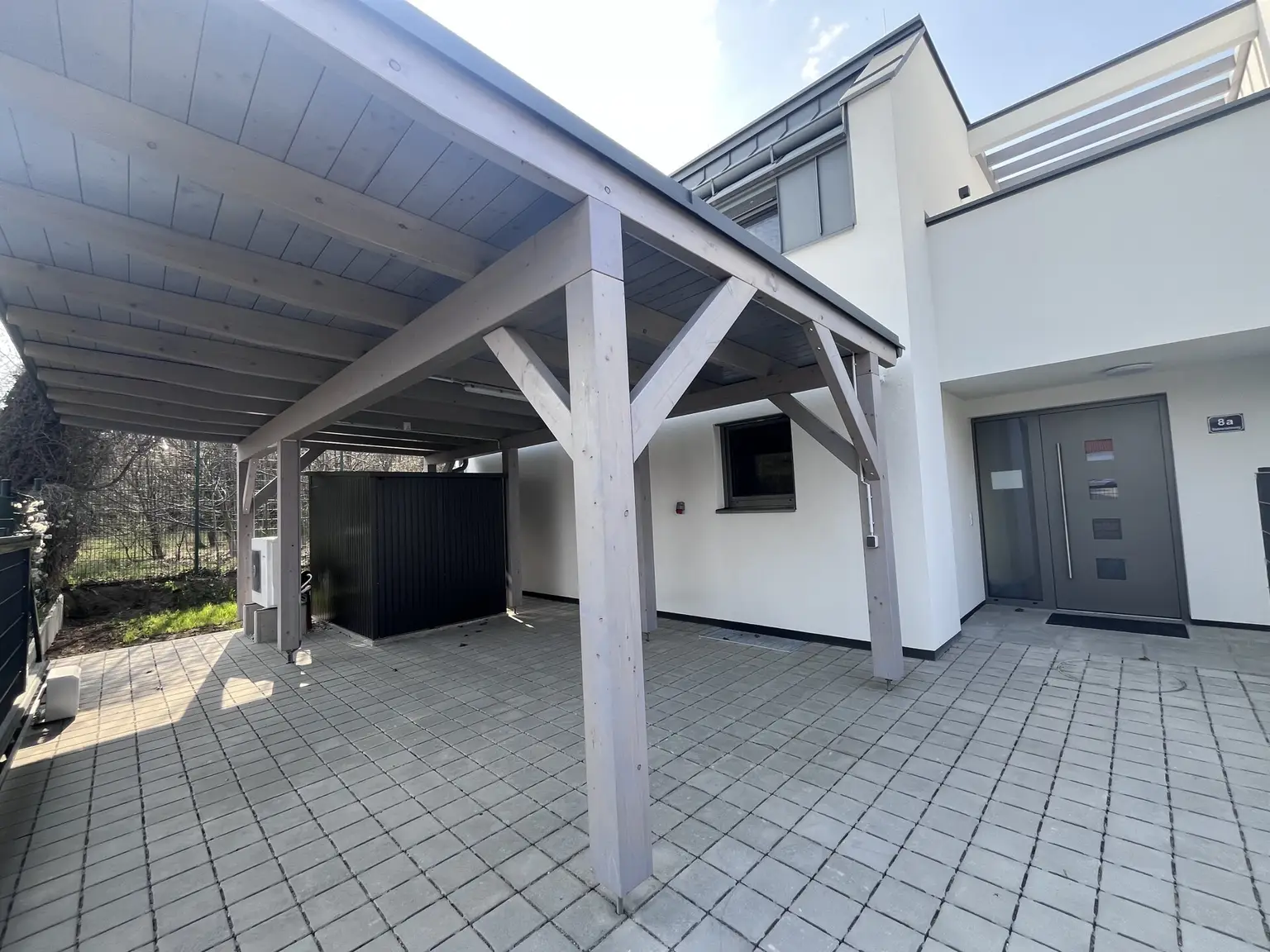 Erstbezug !!! Traumhafte Doppelhaushälfte -  mit 5 Zimmern, Garten, Wohnkeller und Stellplätzen!