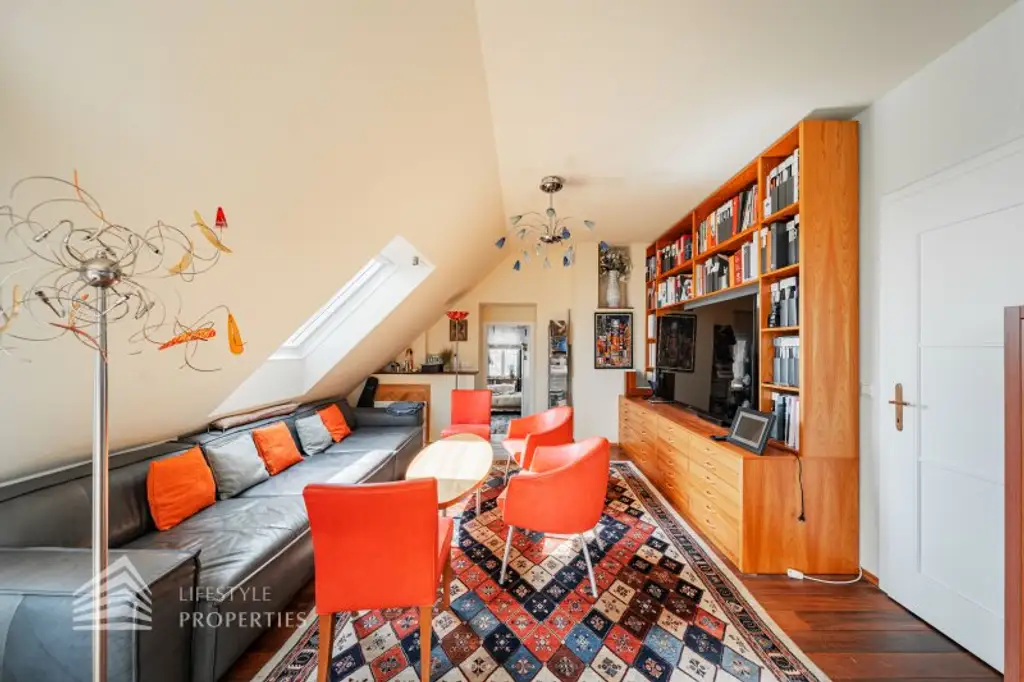 Luxuriöser 14- Zimmer Wohntraum mit Dachterrasse und Pool, Nähe Wilhelminenschloss