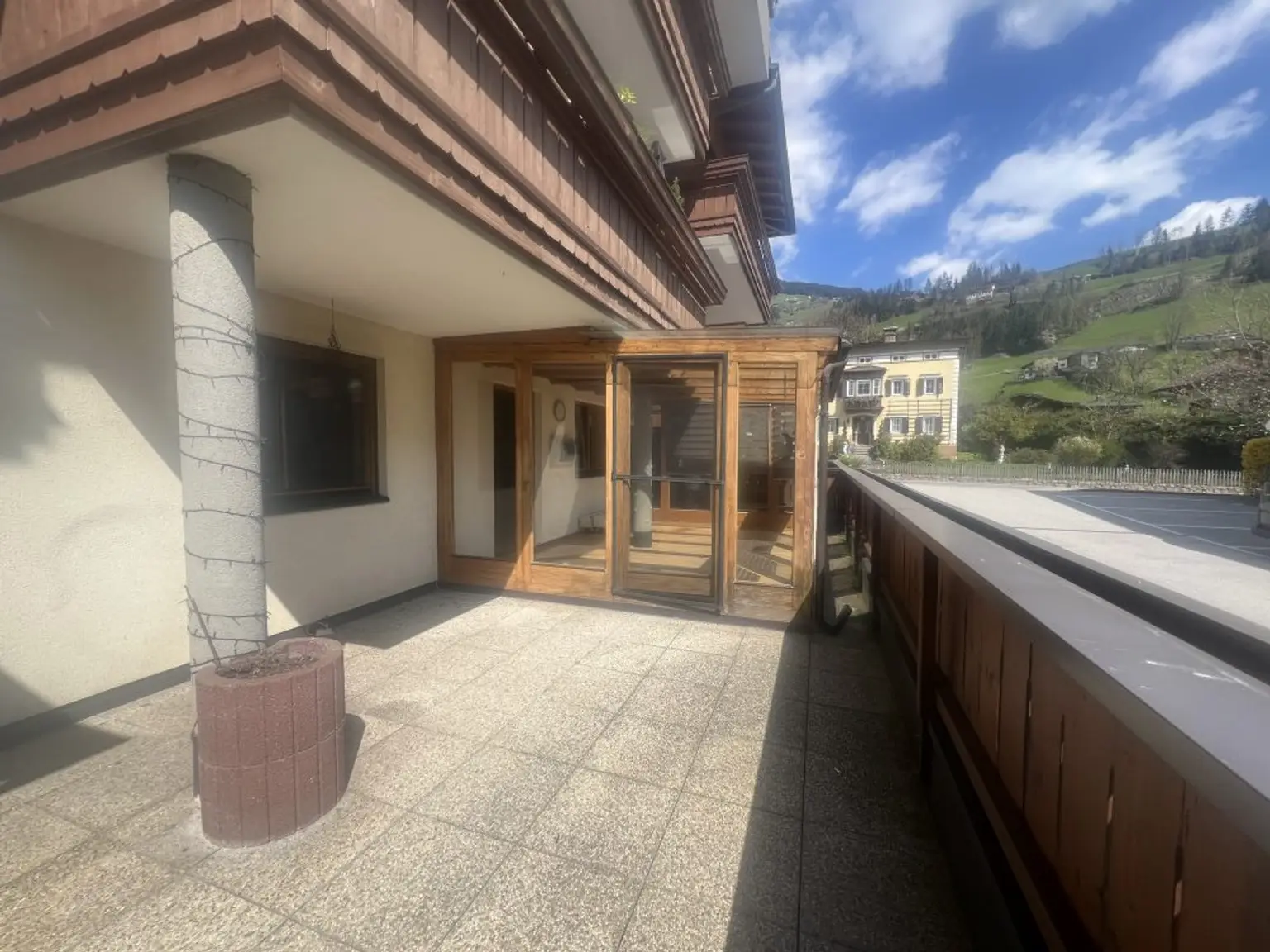 Erdgeschosswohnung mit Wintergarten in Stumm