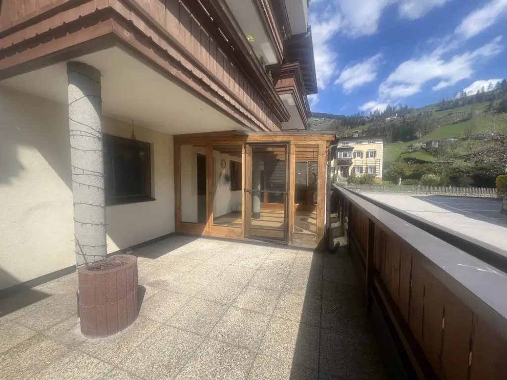 Erdgeschosswohnung mit Wintergarten in Stumm