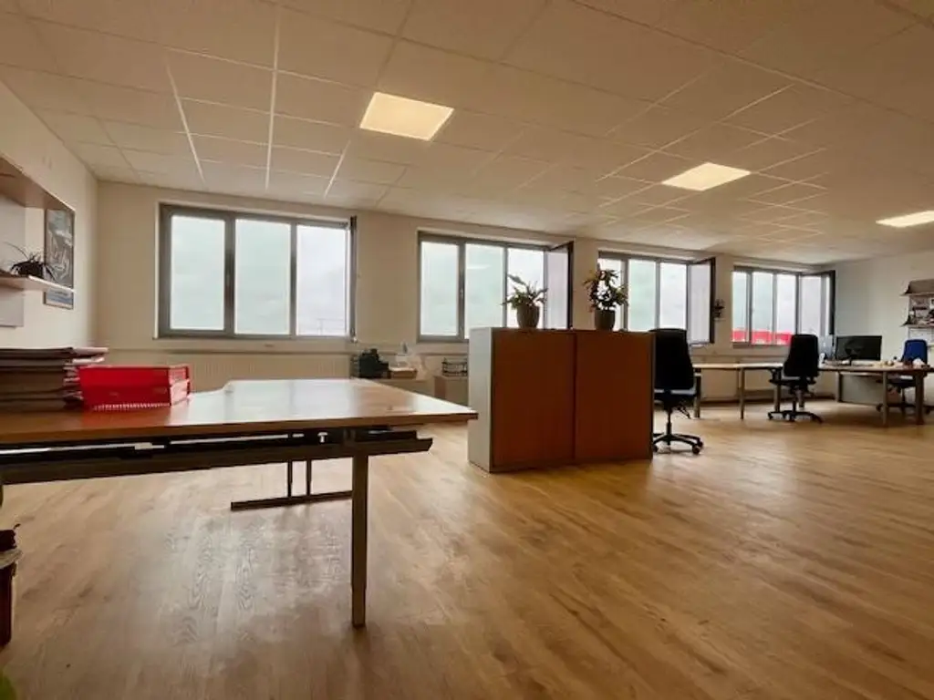 Neu sanierte Büroflächen (~16 m² bis ~345 m²) in der ehem. Kopal-Kaserne zu vermieten