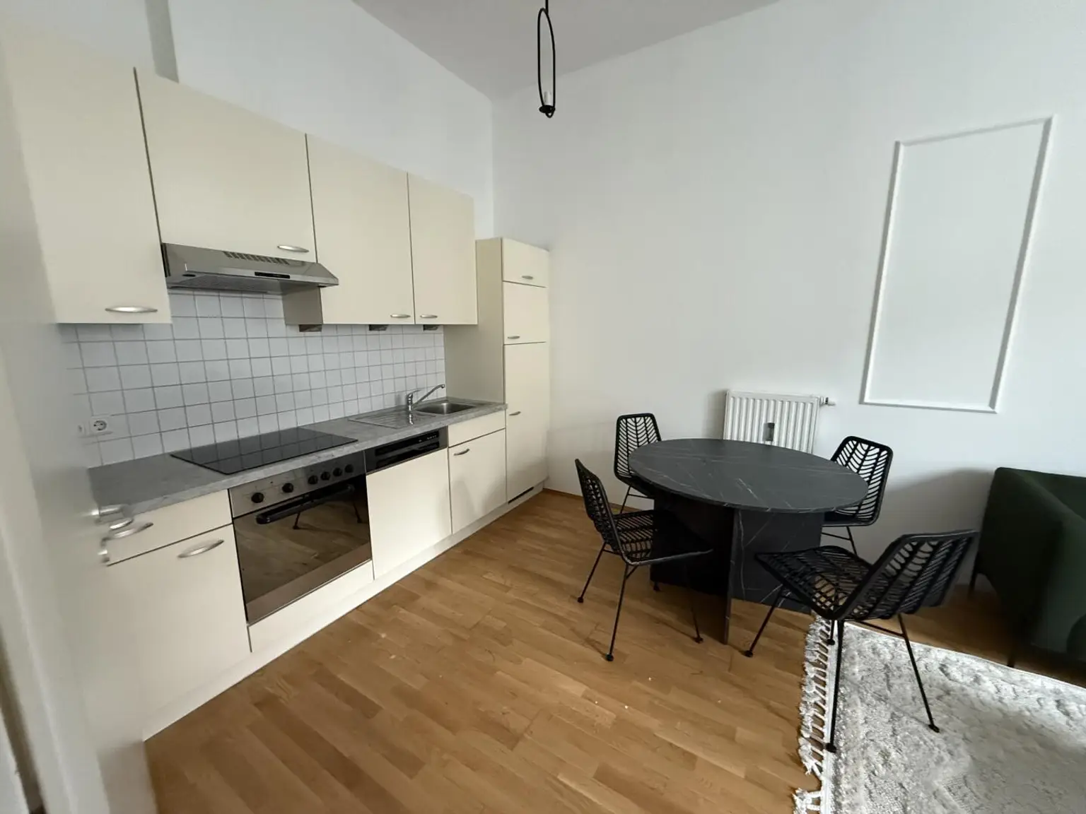 + Grazer Juwel + Helle möblierte 2-Zimmer Wohnung mit Altbau-Charme und durchdachter Raumaufteilung!