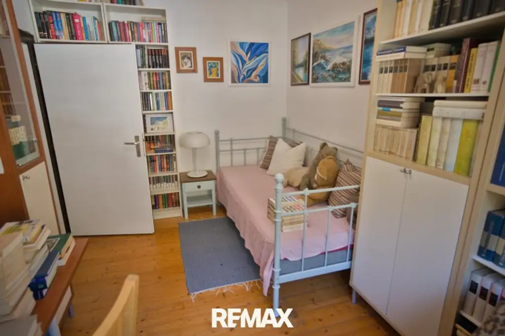 Zwei Häuser, ein Grundstück: Ihr neues Zuhause mit laufenden Mieteinnahmen