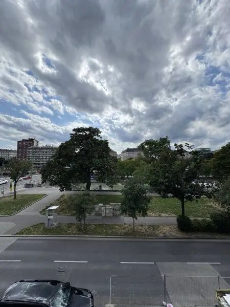 Eleganz am Schwedenplatz – Maßgeschneiderter Wohntraum mit Blick auf die Stadt