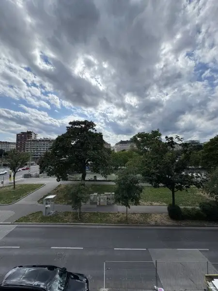 Eleganz am Schwedenplatz – Maßgeschneiderter Wohntraum mit Blick auf die Stadt